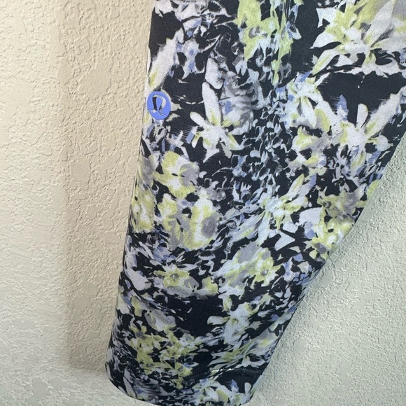 Lululemon Jet Crop Luxtreme Crosscourt Petal Black Clarity Yellow size 6 - Picture 5 of 6